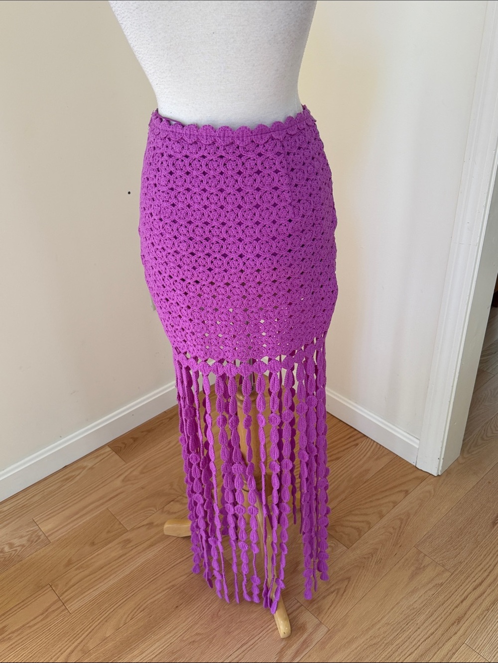 Elie pink crochet cactus fringe skirt by sailor . - Picture 4 of 11
